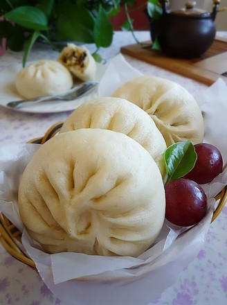 Large Vegetarian Buns with Mushrooms, Fungus and Cabbage recipe