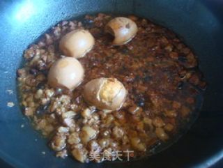 A Fragrant and Popular Food-braised Pork Noodles recipe