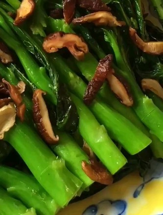 Stir-fried Kale with Shiitake Mushrooms recipe