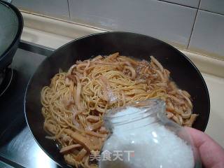 Braised Udon Noodles with Fresh Mushrooms recipe