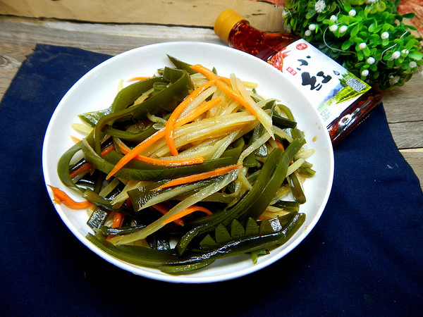 Potato Shreds with Kelp Salad recipe