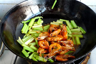 Fried Prawns with Celery recipe