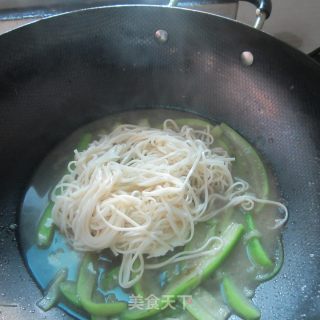Loofah and Egg Noodles-light and Nutritious recipe