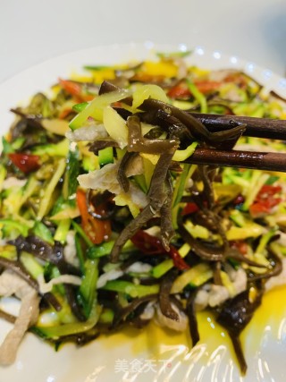 Zucchini, Fungus and Pickled Pork with Pepper recipe