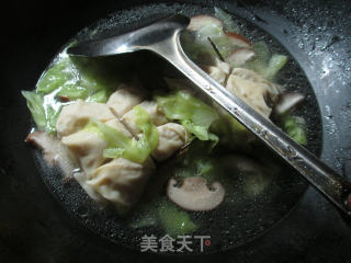 Boiled Noodles with Mushrooms and Cabbage recipe