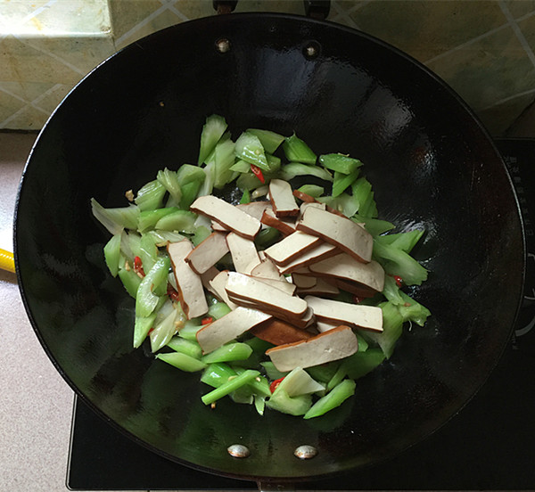 Celery Stir-fried Tofu recipe