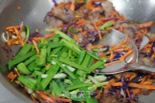 Fried Noodles with Purple Cabbage recipe