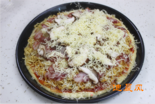 Instant Noodle Sausage Pizza recipe