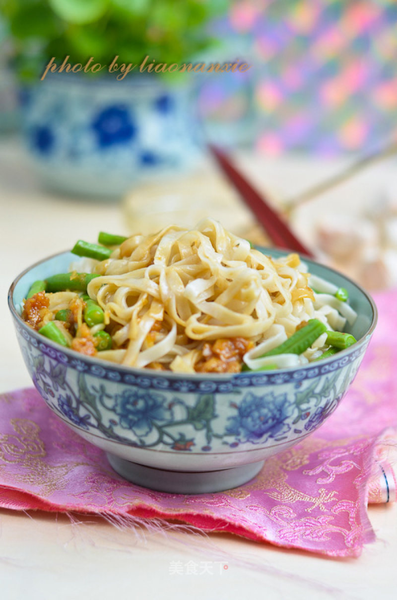 Lo Mein with Garlic Sauce recipe