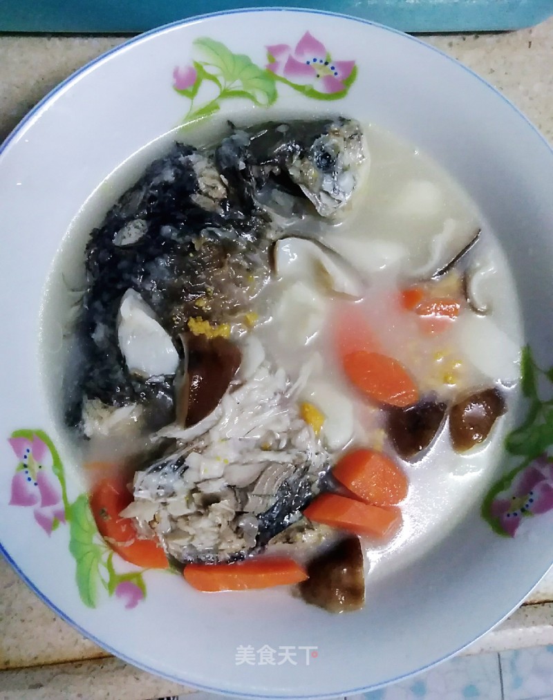 Carrot, Yam and Crucian Carp Soup recipe