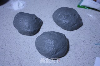 【taiwan】black Sesame Soy Milk Mochi Buns recipe