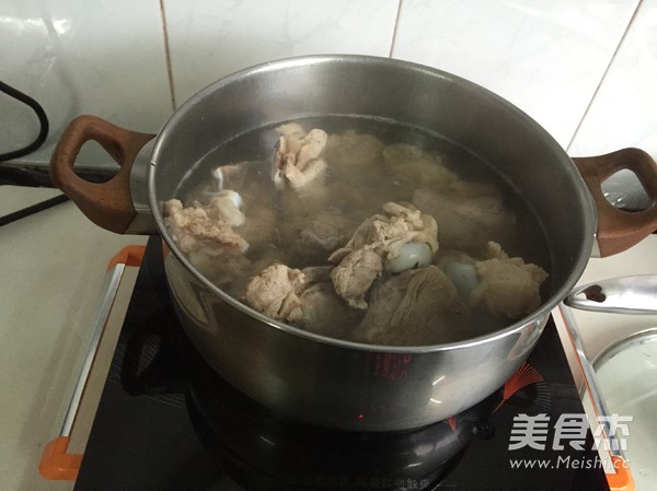 Radish and Enoki Mushroom Soup recipe