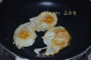 Fried Eggs with Chopped Peppers, So Popular and Easy to Eat recipe