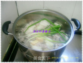 Good News for Cardiopulmonary Patients---radish, Wolfberry, Almond and Pig Lung Soup recipe