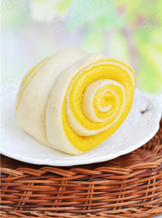 Pumpkin Two-color Hana Roll recipe