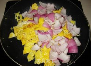 Scrambled Eggs with Onions recipe