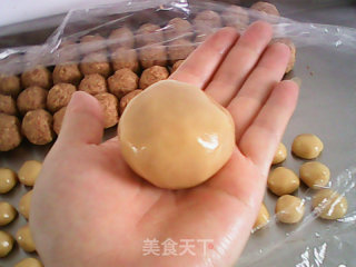 #新良首第届烤大赛# A Different Kind of Moon Cake Flavor-peanut Crisp Moon Cake recipe