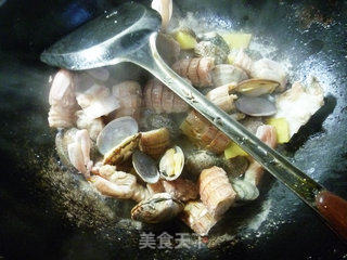 Fried Mantis Shrimp with Clams recipe