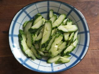 Pork Heart Mixed with Cucumber recipe