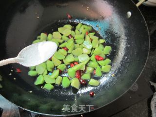 Stir-fried Diced Lettuce with Capers recipe