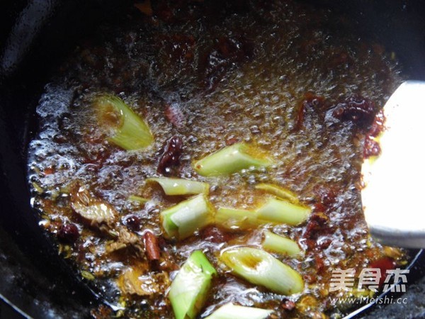 Braised Pork Intestines with Kelp recipe