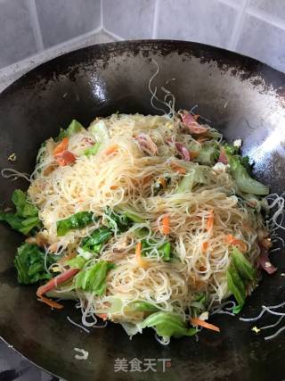 Fried Rice Noodles with Egg recipe