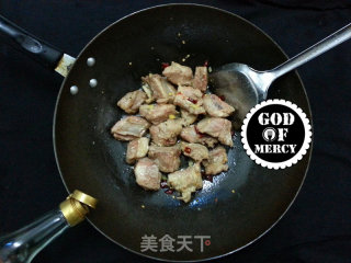 Home-cooked Flavors that You Never Get Tired of = Excellent and Delicious Dry-pot Garlic Pork Ribs in The Cold Winter recipe