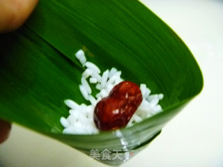 [yiru Private Health Staple Food] Use Zongzi to Convey Love---two-color Raisin Zongzi recipe