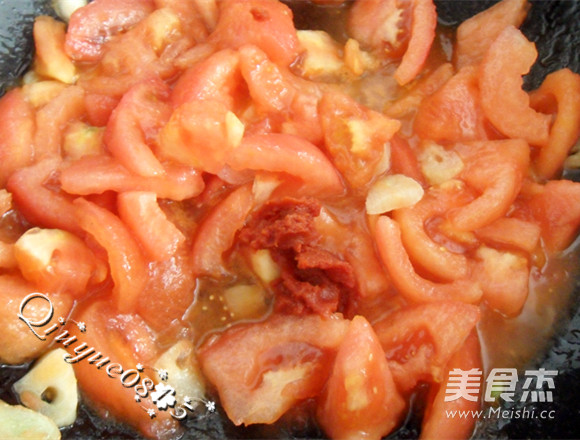 Fungus Tomato Fish Soup recipe