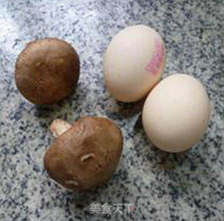 Scrambled Eggs with Green Red Pepper and Mushroom recipe