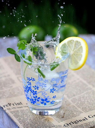 Lemon Mint Honey Water