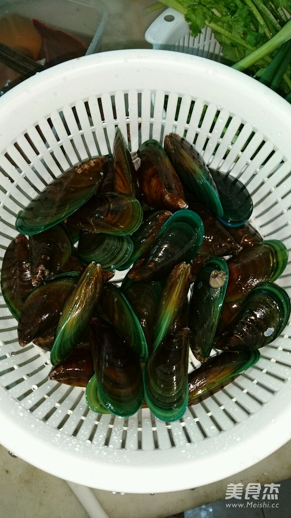 Boiled Mussels with Black Pepper recipe