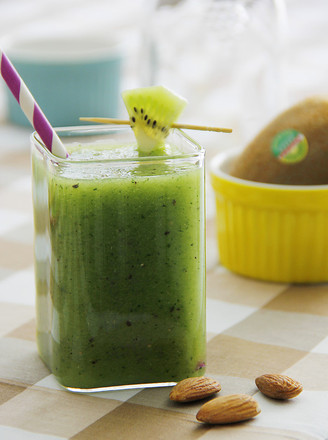 Detox and Slimming Cucumber Kiwi Juice recipe