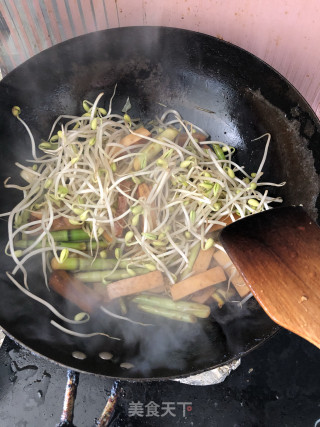Wild Bamboo Shoots and Bean Sprouts Sauce recipe