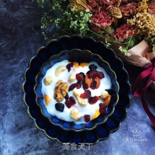 Dried Fruit Yogurt Mango Bowl recipe