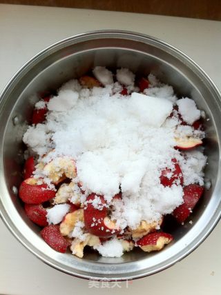 Homemade Sweet and Sour Hawthorn Cake recipe