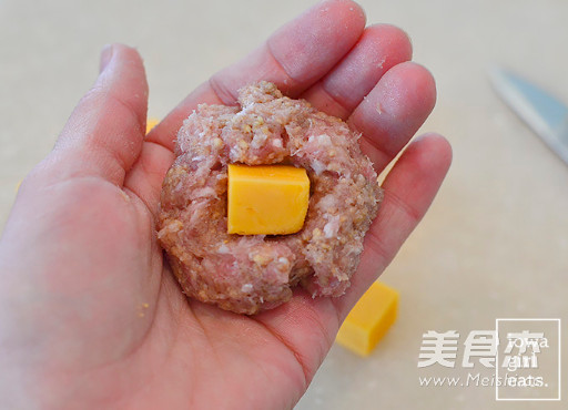 Reunion Round Popping Zhixin Meatballs recipe