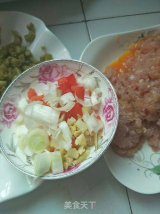 Sour Cowpeas with Minced Meat recipe