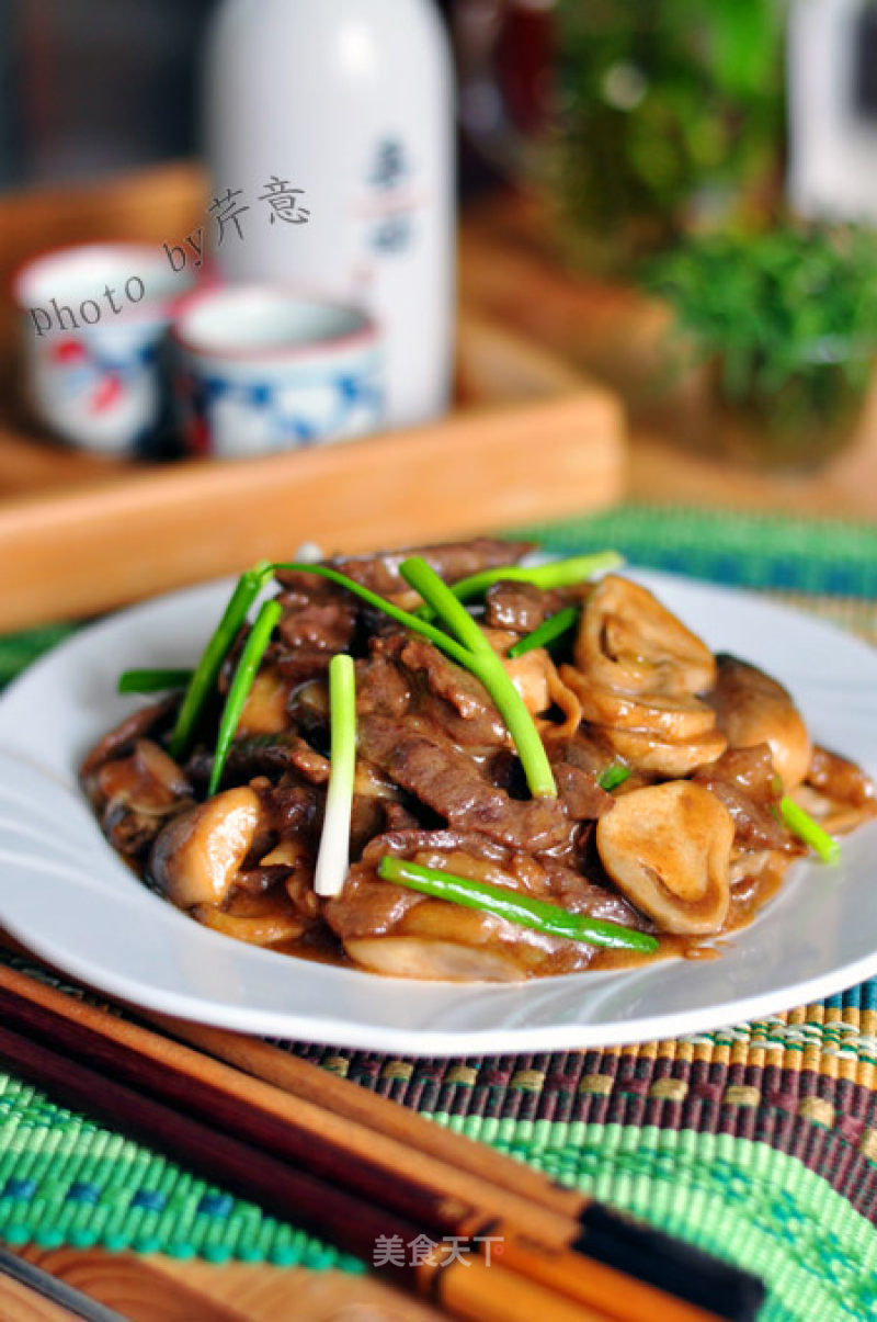 Beef Tenderloin with Straw Mushroom in Oyster Sauce recipe