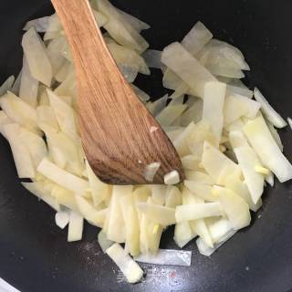 Stir-fried Potatoes with Tomatoes recipe