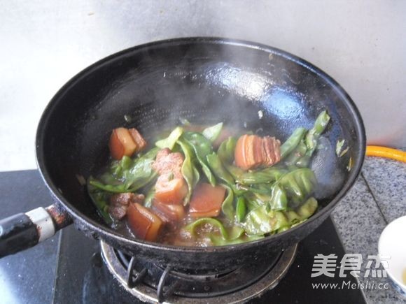 Braised Pork with Lentils recipe