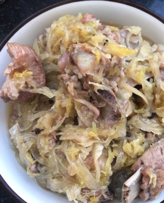 Braised Sauerkraut with Pork Ribs recipe