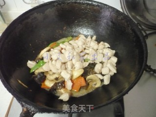 Stir-fried Chicken with Black Fungus and Mushroom recipe