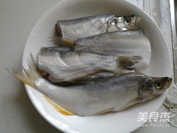 Steamed Small White Fish recipe