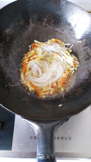 Stir-fried Vermicelli with Cabbage recipe