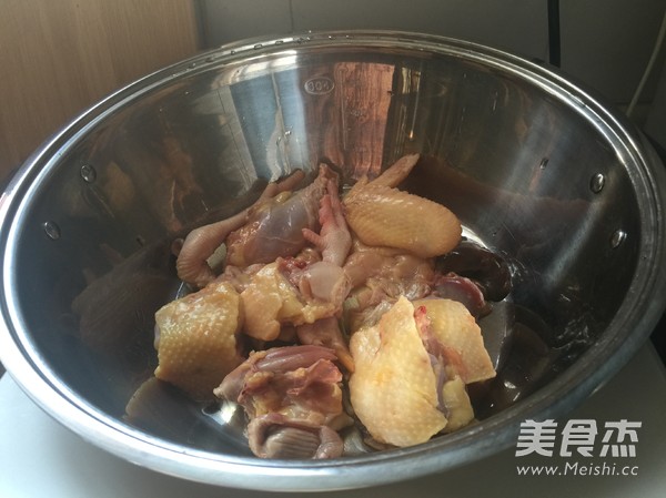 Black Fungus Chicken Soup recipe