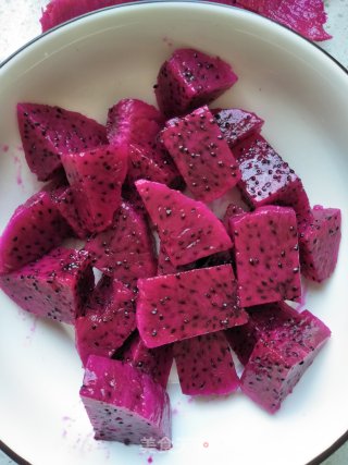 Sago Pitaya Snowy Mooncakes recipe