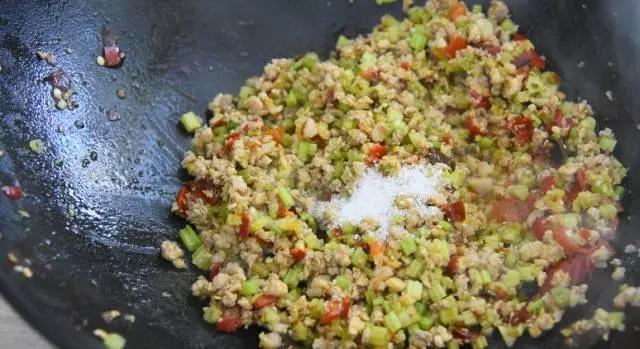 Celery Bao Stir-fried Minced Pork recipe