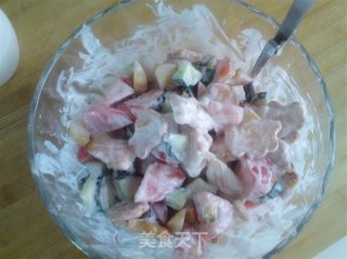 Delicious Yogurt Vegetable and Fruit Salad recipe