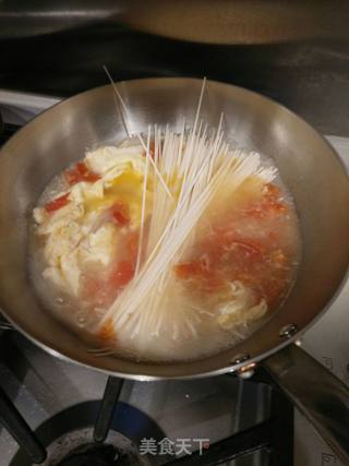 Eggs, Tomatoes, Boiled Noodles recipe